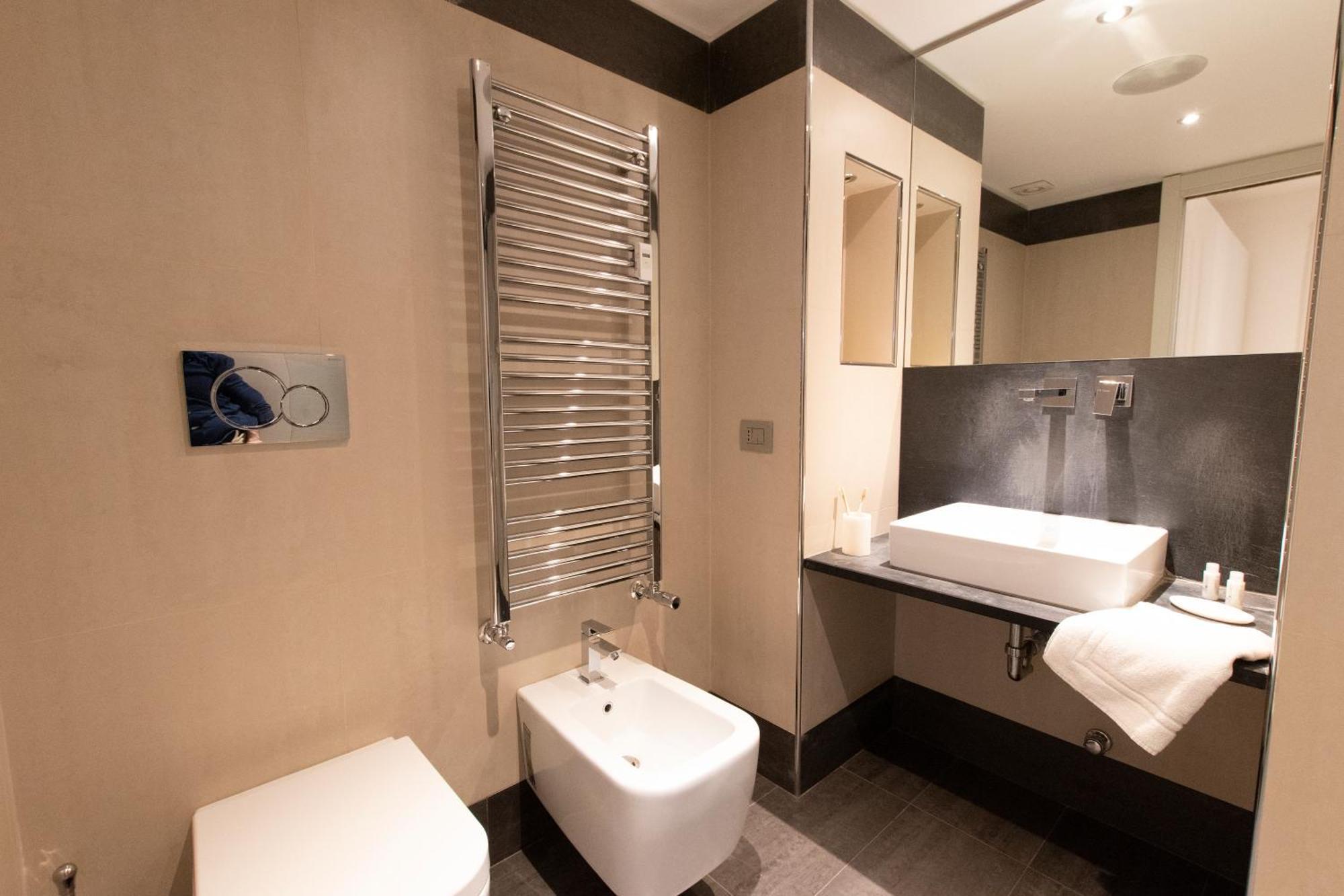 Luxury Apartment - Bramante 7 Mediolan Zewnętrze zdjęcie